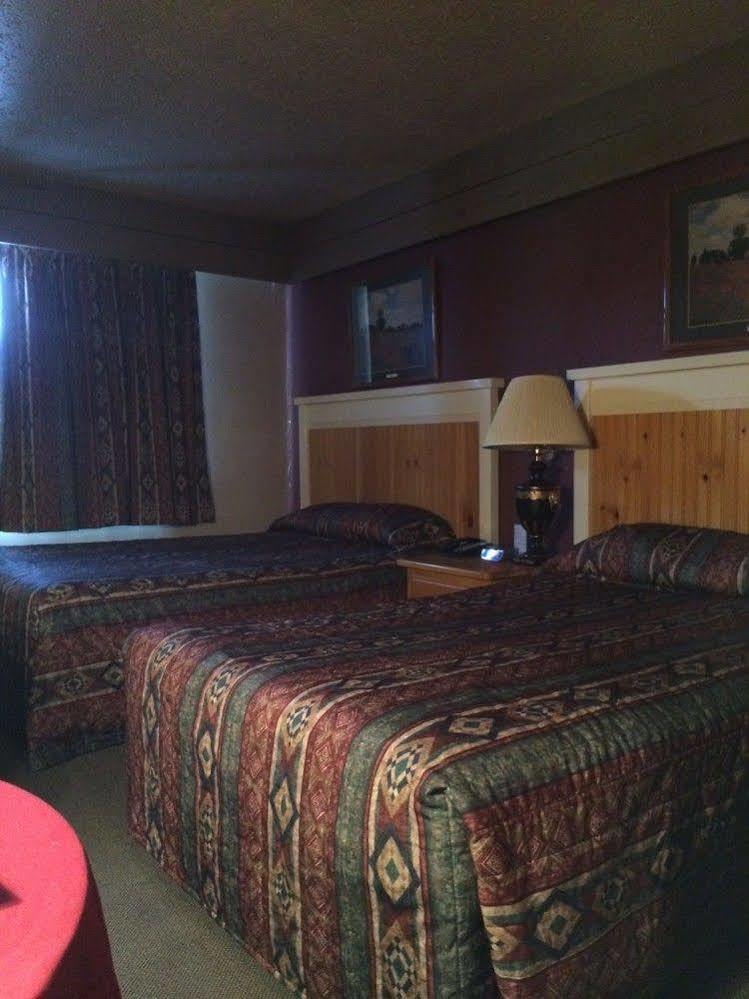 Logan Lake Lodge Екстериор снимка